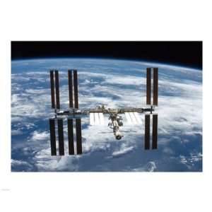  STS 126 ISS Flyaround Poster (20.00 x 16.00)