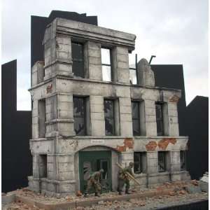  Dioramas Plus 1/35 Ruined Small 3 Story Government 