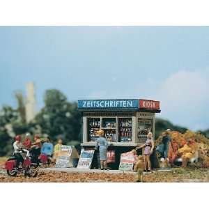  NEWSPAPER KIOSK   VOLLMER HO SCALE MODEL TRAIN BUILDINGS 