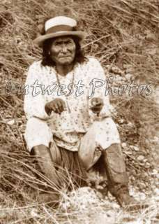 1894 PHOTO OF  GERONIMO  ~ NATIVE AMERICAN ~ APACHE INDIAN CHIEF 
