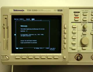 Tektronix TDS520D Digital DPO Oscilloscope 500MHz 2GS/s  