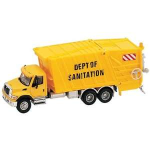    HO International 7000 Garbage Truck, Yellow BLY450788 Toys & Games