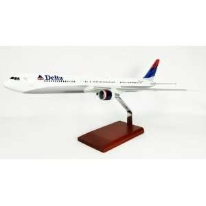  Delta Air Lines B767 400 Model Airplane Toys & Games