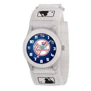  New York Yankees Rookie Watch   White (Top Hat Edition 