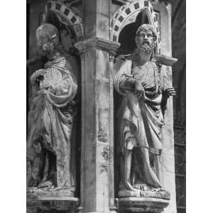  Statues of St. James the Lesser and St. James the Greater 