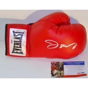 Oscar De La Hoya SIGNED Everlast Boxing Glove PSA 