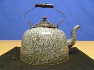 Large Vintage Tea Kettle Q73  