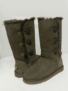 NEW KIDS UGG BOOT BAILEY BUTTON TRIPLET CHOCLATE ORIGN  