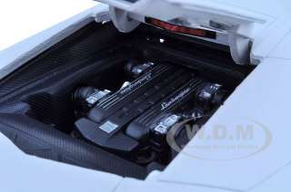 LAMBORGHINI REVENTON MATT WHITE 118 DIECAST MODEL CAR  