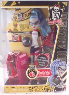 NEW Monster High GHOULIA YELPS Classroom Doll Phys Dead  
