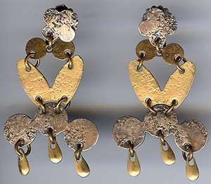 This pair of fun dangle mixed metals MARJORIE BAER earrings are 