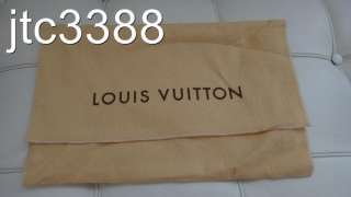  ring found in many Louis Vuitton bags Zip closure Golden brass pieces