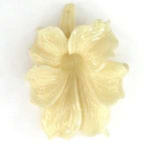  47mm coral carved morning glory flower pendant bead cream 