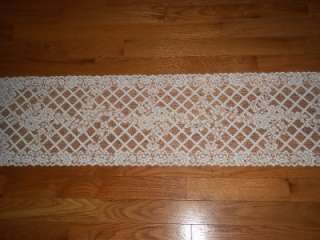 LACE WHITE TABLE RUNNER ROSE LEAVE 70 X 15 1/2 TRRL20  