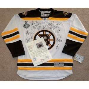  2011 BOSTON BRUINS Stanley Cup CHAMPIONS Team Signed 