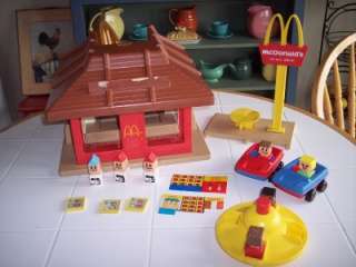 Vintage Playskool Fisher Price Little People McDonalds Playset w 7 