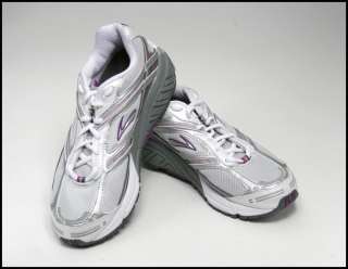 Brooks Addiction 7 Womens Running Shoe Size 7.5 2A US NEW  
