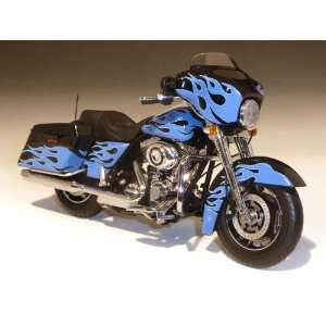 2011 Harley Davidson FLHX Street Glide 1/12 Touring Flames Blue 