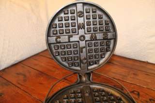 Griswold Clows No 8 Waffle Iron 234 & Base 235 Excellent RARE HARD TO 