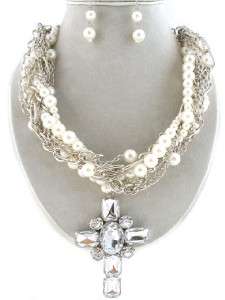 CHUNKY WESTERN LAYERED PEARL CLEAR CROSS NECKLACE SET  