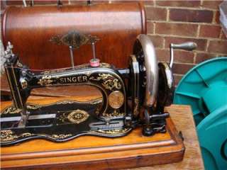 Antique Vintage Old Hand Crank Singer Sewing Machine 12K Fiddle Base 