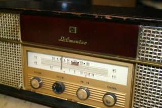 1955 DELMONICO WOODEN TABLE MODEL RADIO #TFM 99 SERIAL #23494 AM/FM 