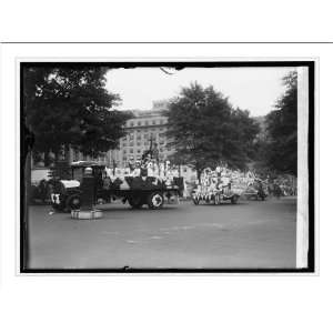    Historic Print (L) Roosevelt Memorial parade