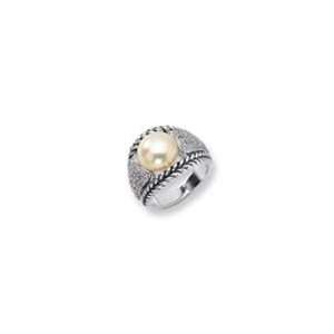  Diamond and White Cultured Pearl Ring   Size 7 