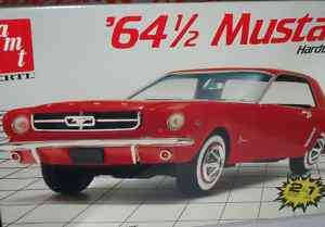 AMT 1964 1/2 FORD MUSTANG PLASTIC MODEL KIT 1/16 2 in 1  