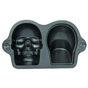 Wilton Dimensions Nonstick 3D Skull Pan 