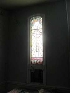 VICTORIAN ANTIQUE STAINED GLASS CHURCH WINDOW JB12  