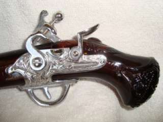 AWESOME VINTAGE AVON DUELING PISTOL 1760 W/TAI WINDS DECANTER GUN 