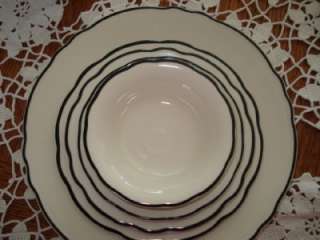   CHINA MANHATTAN BLACK SCALLOPED RESTAURANT DINNER TABLE WARE 10 PLATE