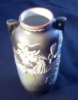 offer a very unique and vintage moriage japan dragonware