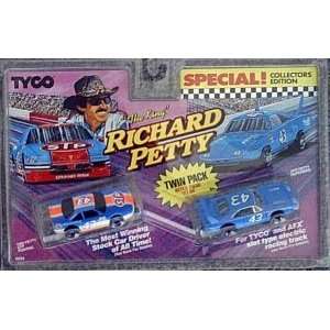  Tyco   Richard Petty Twin Pack (Slot Cars) Toys & Games